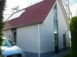 Image of detached bungalow on 450 m2 plot, fenced garden with unobstructed view