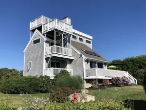 Image of Walk to Roger Wheeler, ocean views!