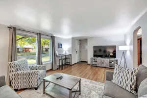 Image of Gorgeous 3 bedroom home, minutes from Lambeau!