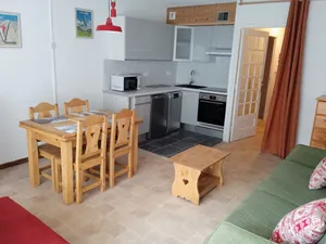 Image of Studio cabine 4 personnes 3* exposé Sud, balcon et parking à Valloire - FR-1-263-575