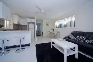 Image of Stylish and new guesthouse \"Lakeview\" Warriewood - Mona Vale