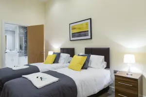 Image of Grand Springs, 2 Bed Apartment In City Centre, Stone's Throw To Station