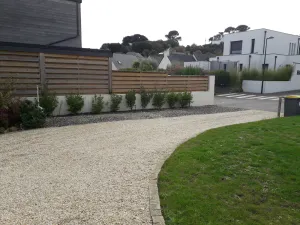 Image of House on unenclosed land near the beach