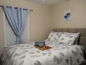 Image of Cozy Home w\/Wifi, Netflix, Smart TV, Near Airport