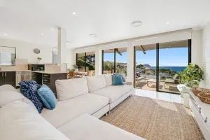 Image of Amelie - Luxury, Beach View 3 Bedroom Condo  - 2 min walk to Terrigal Beach