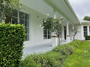 Image of Grounds of Robertson. Stylish and Exclusive.