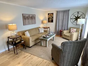 Image of Cozy 3 bedroom house with large covered porch just steps from downtown BBH.
