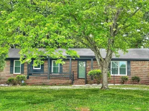 Image of Charming Family Retreat Near Parks Fire Pit & Games