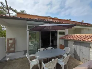 Image of SEIGNOSSE Residence Les Pins. Villa patio for 4 persons