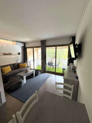 Image of Type 2 apartment with terrace in residence with swimming pool and tennis for 4