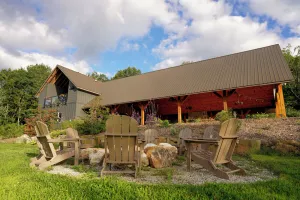Image of Secluded Mountain Top Vineyard Apartment near Lake Rabun and Tallulah Gorge