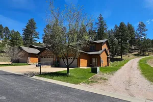 Image of Mt Rushmore Townhome, 5 min. to Mt Rushmore! Bunk room and Black Hills Forest