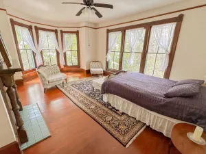 Image of Downtown Historic Victorian Charmer Sleeps 7
