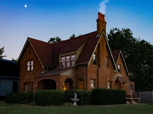 Image of Mayberry Mansion of Route 66, Claremore