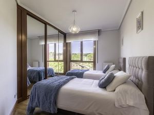 Image of Quietness and Comfort next to the Barakaldo Estuary