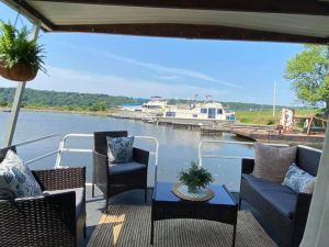 Image of Driftwood Cozy Houseboat on the Water for 2