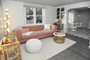 Image of Peach by the Beach! 1 Bdrm Apt close to downtown