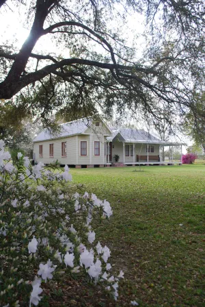 Image of CAJUN HOSPITALITY -  LA PETITE VOIE DE ST. THERESE