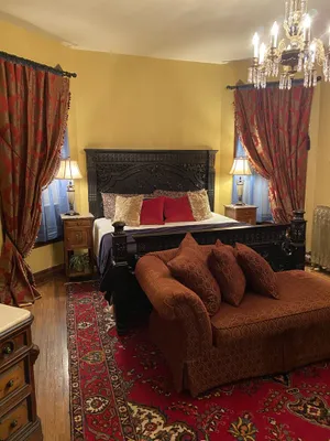 Image of Vineyard Mansion - Benjamin Room - King Bed