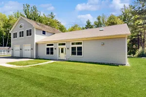 Image of Newly Renovated Home w\/ Large Yard & Great Kitchen - Near Downtown & Acadia