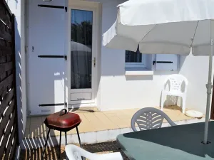 Image of Petit Duplex Centre-Ville, Près Plage, Terrasse, Parking, Animaux Acceptés - FR-1-22-244