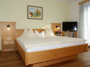 Image of Holiday room red clover, bellflower, marguerite - organic farm family Nußbaumer