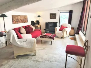 Image of sublime terrace house in the heart of the village of Roussillon in the Luberon