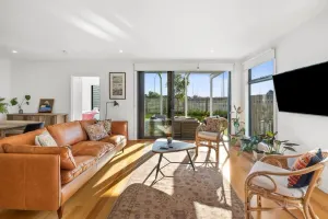 Image of Saltbush Oasis: Sunny Parkside Getaway