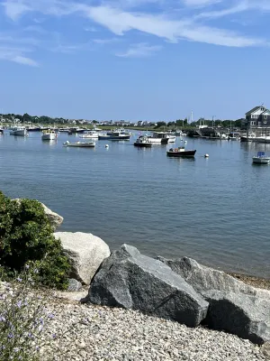Image of Sunny 2-bedroom beach cottage, walk to beach!