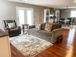 Image of The Grand Escape - Central Kentucky Green River Vacation Stay