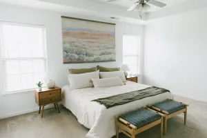 Image of \"The Kearney\" BRIGHT MODERN STAY w\/ Yard - 3BR