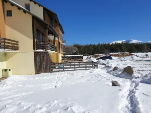 Image of Renovated Studio Cabin at the foot of the Pyrénées 2000 slopes - 3