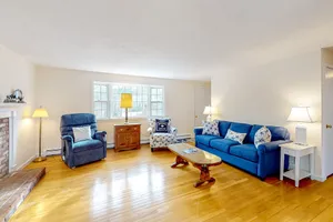 Image of Friendly retreat with a deck, AC, and board games - stellar central location
