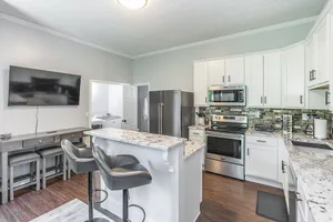 Image of Luxurious 1-bedroom with Free Parking