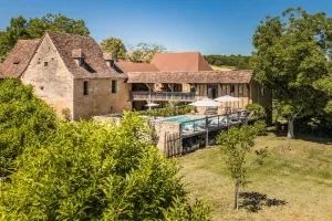Image of Eco Lodge le Barradis, country house with 4000 m2 and heated swimming pool