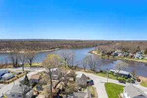 Image of This house is a 1 bedroom(s), 1 bathrooms, located in Warwick, RI.