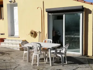 Image of REZ DE VILLA SIX-FOURS