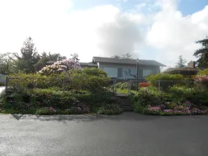 Image of Lou's Bay View in Scienic Coos Bay- Charleston. Large beautiful Home.