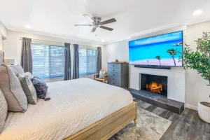 Image of Stunning Townhome ❤️ Steps2 Beach 🏖, Luxury ⭐️, Fire Pit, E-bikes 🚲, Pets ok🐾