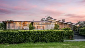 Image of Mars: Explore Starlink with Luxe Farmhouse Getaway