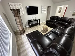 Image of Hobby Airport\/Downtown\/Nasa - 3 Beds, 2 Baths