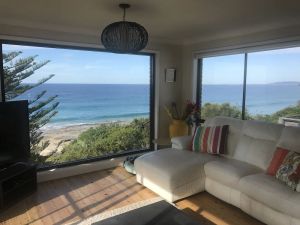 Image of South Pacific  Oceanfront Beach House