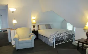 Image of Great Price;Beautiful, Spacious 3 Bed 2 Bath in a House Near Downtown Portsmouth