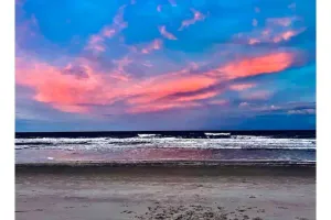 Image of 1bd\/1bth beach home 1 min to beach\/ pet friendlyC