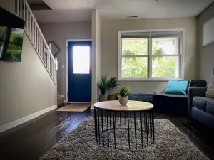 Image of Modern Luxury 3 bd Home min from NU & Lake Mich