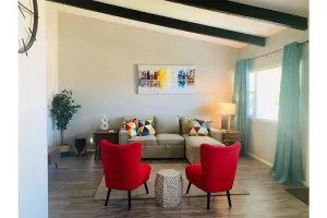 Image of Lovely Designer 1 Bedroom with Free Parking