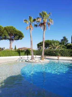 Image of Large 2-room luxury apartment with swimming pool, tennis court, parking