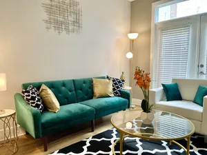 Image of Luxury Condo w\/ KING BED close to LSU, Downtown & Interstate ❤️⭐️