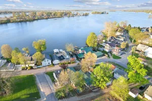 Image of Buckeye Lake: Chicks on Canal
