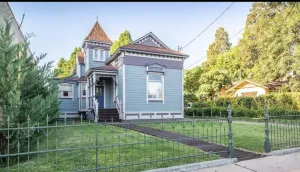 Image of Entire 3 bedroom Victorian Home ready for your Sierra Vacation